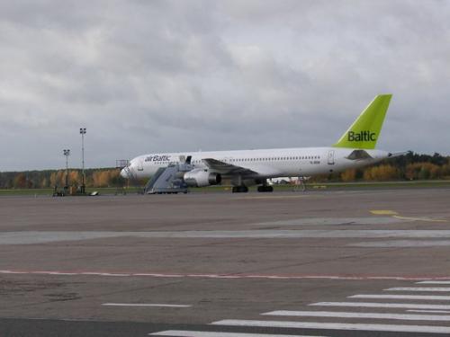 Flughafen Riga RIX (100_1119.JPG) wird geladen. Eindrucksvolle Fotos aus Lettland erwarten Sie.